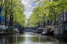 LES CANAUX D’AMSTERDAM