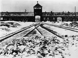 1944 - IL FAUT BOMBARDER AUSCHWITZ